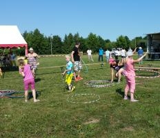  Hula-Hoop-Spielplatz - Kinderfest in Roggentin